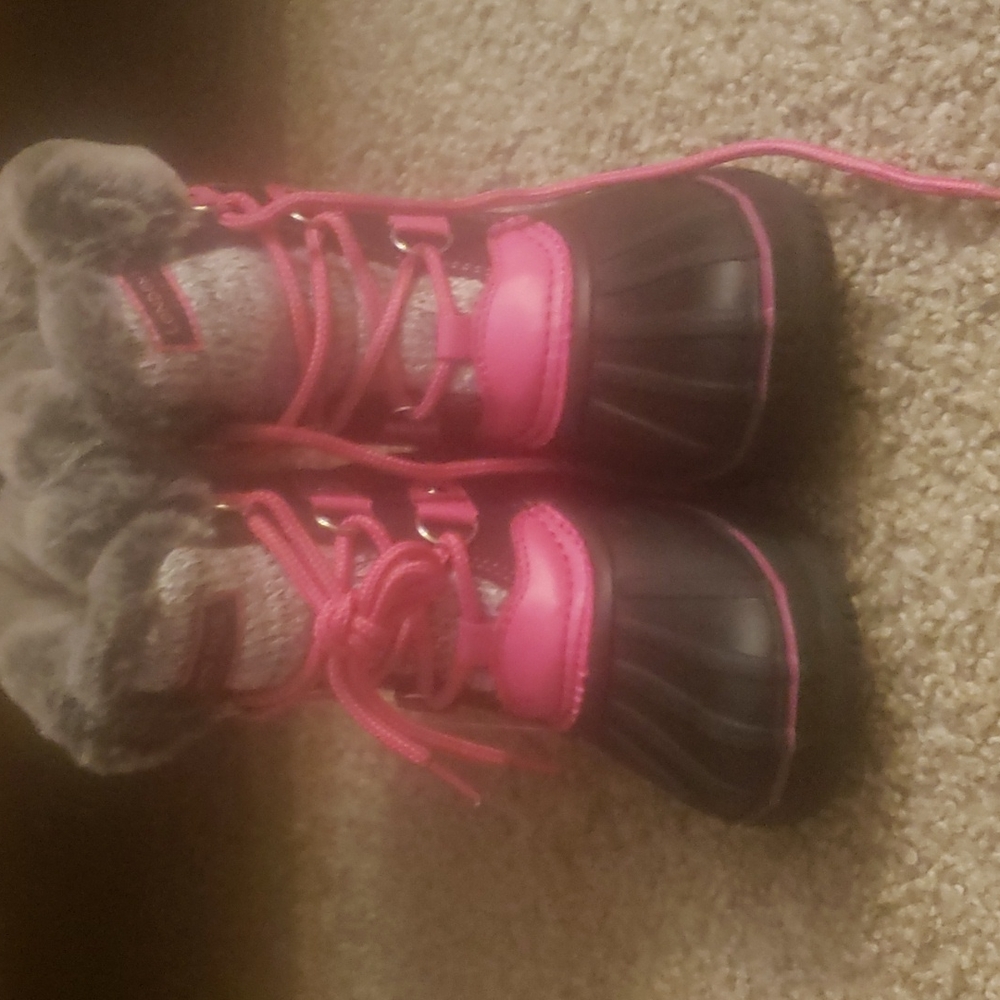 Girls winter snow boots. Size 12. Rubber bottom. Fur and knit upper. Very cozy.